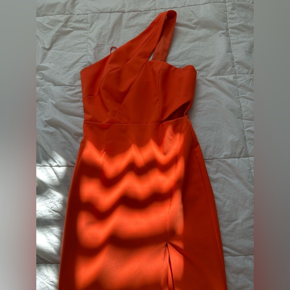 Asymmetrical cutout column gown size S (size 2) - Picture 4 of 6